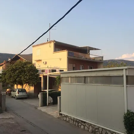 شقة Apartman Gran Terraza Kaštela